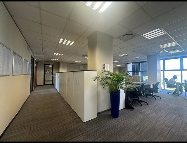 423M² OFFICE TO LET IN SANDTON CENTRAL